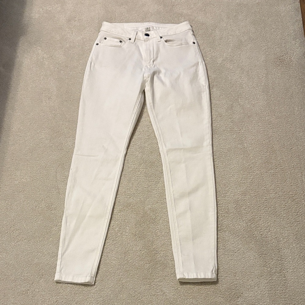 LL.Bean size 6  White Jeans never been worn no tags